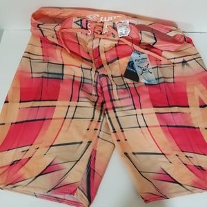 Wave life board shorts Size L NWT